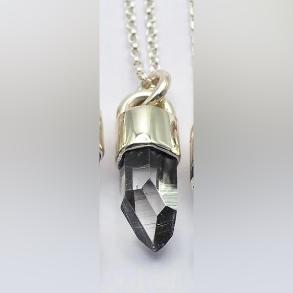 Numi Olive Crystal Quartz Pendant Necklace - Picture 14 of 16